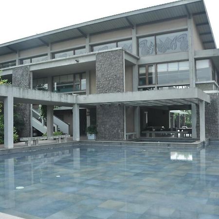 Fountainhead Hotel Alibag Bagian luar foto
