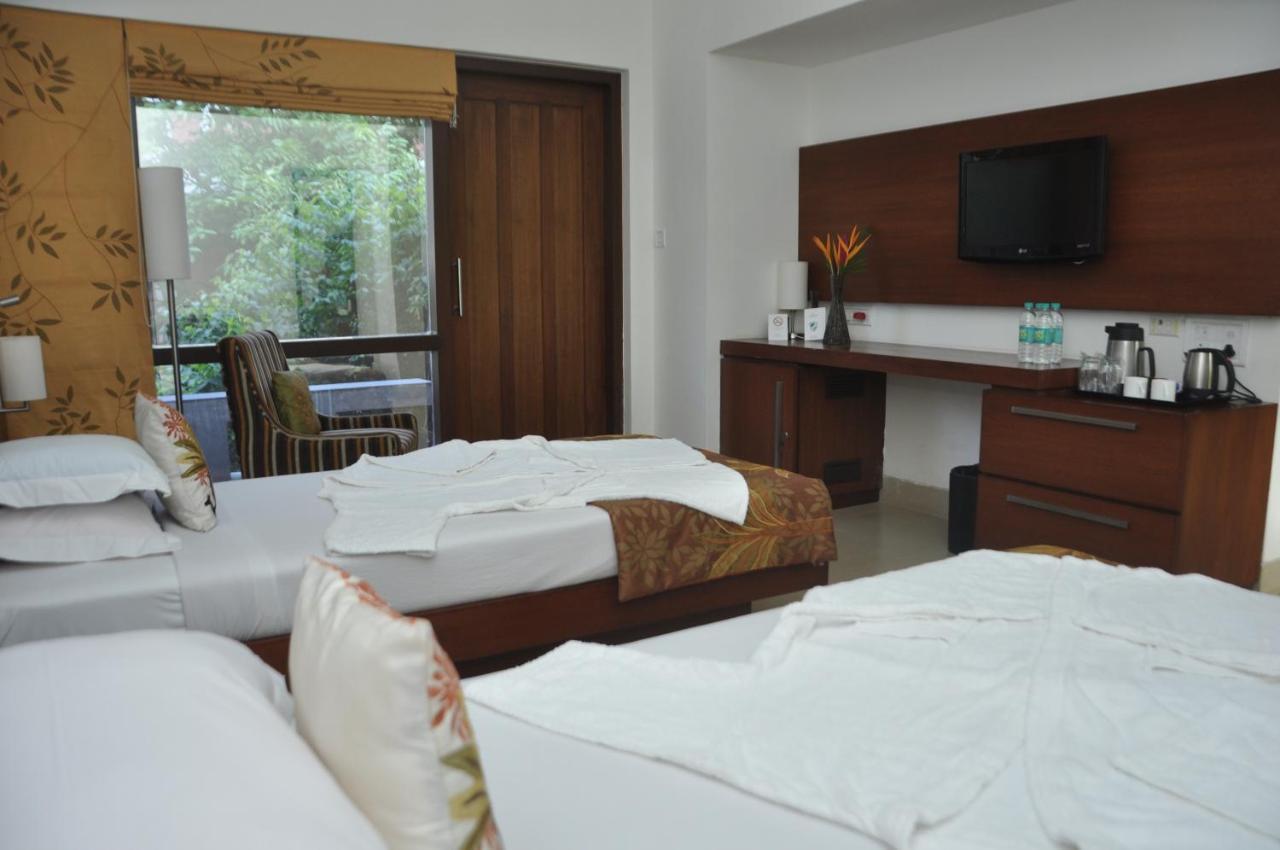Fountainhead Hotel Alibag Bagian luar foto