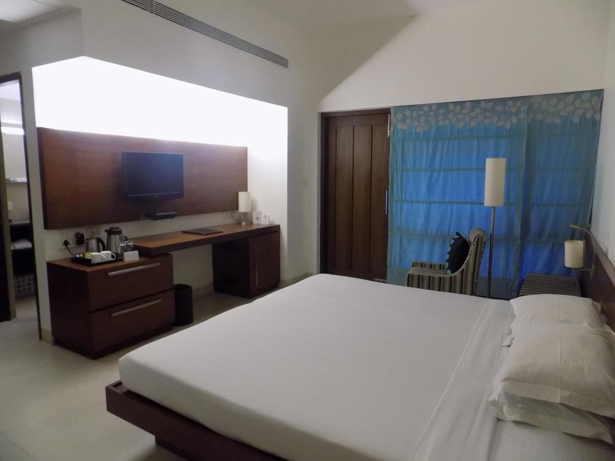 Fountainhead Hotel Alibag Bagian luar foto