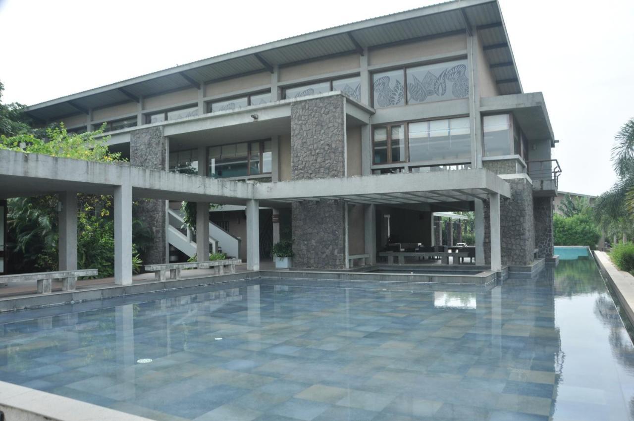 Fountainhead Hotel Alibag Bagian luar foto