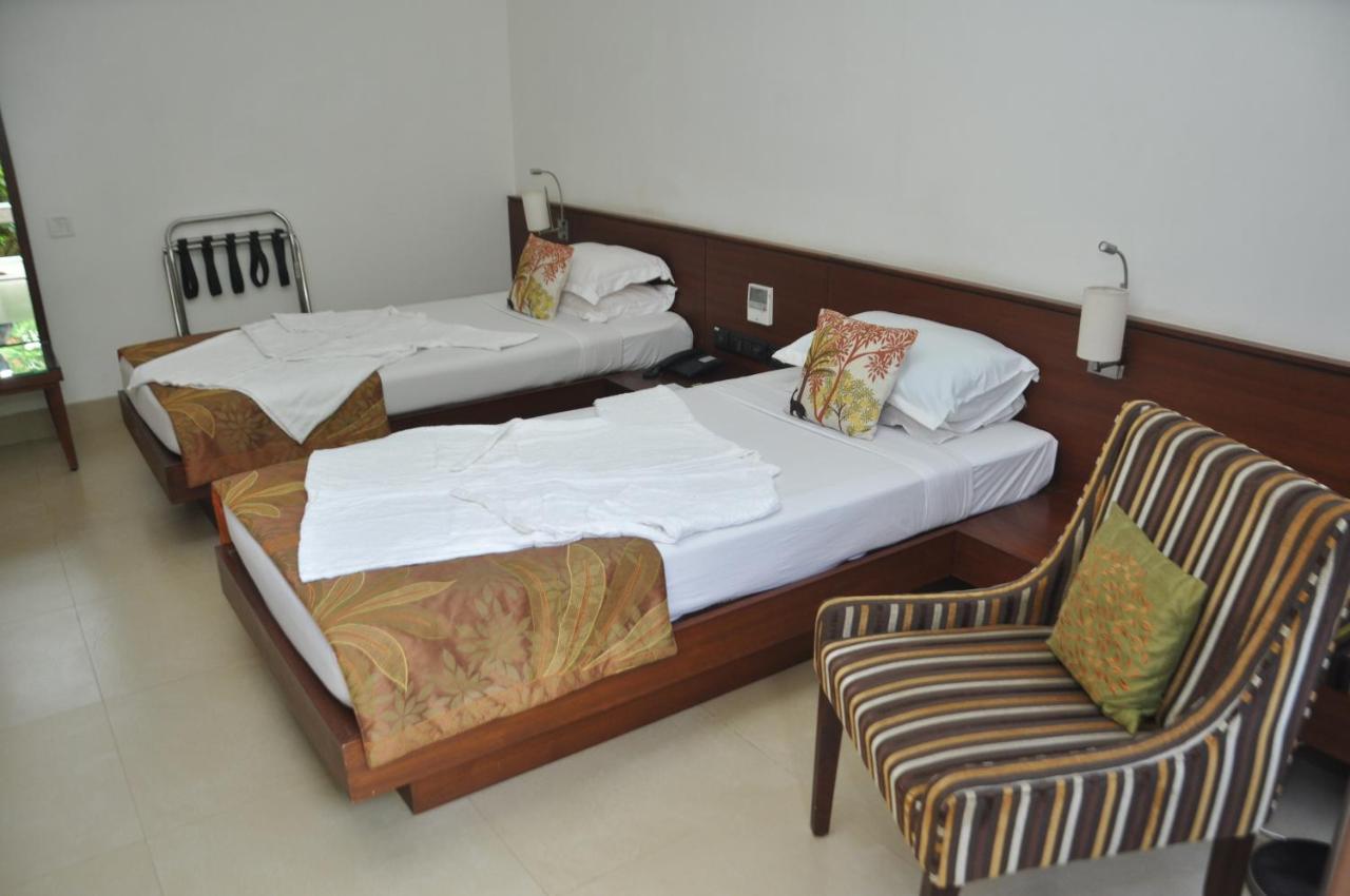 Fountainhead Hotel Alibag Bagian luar foto