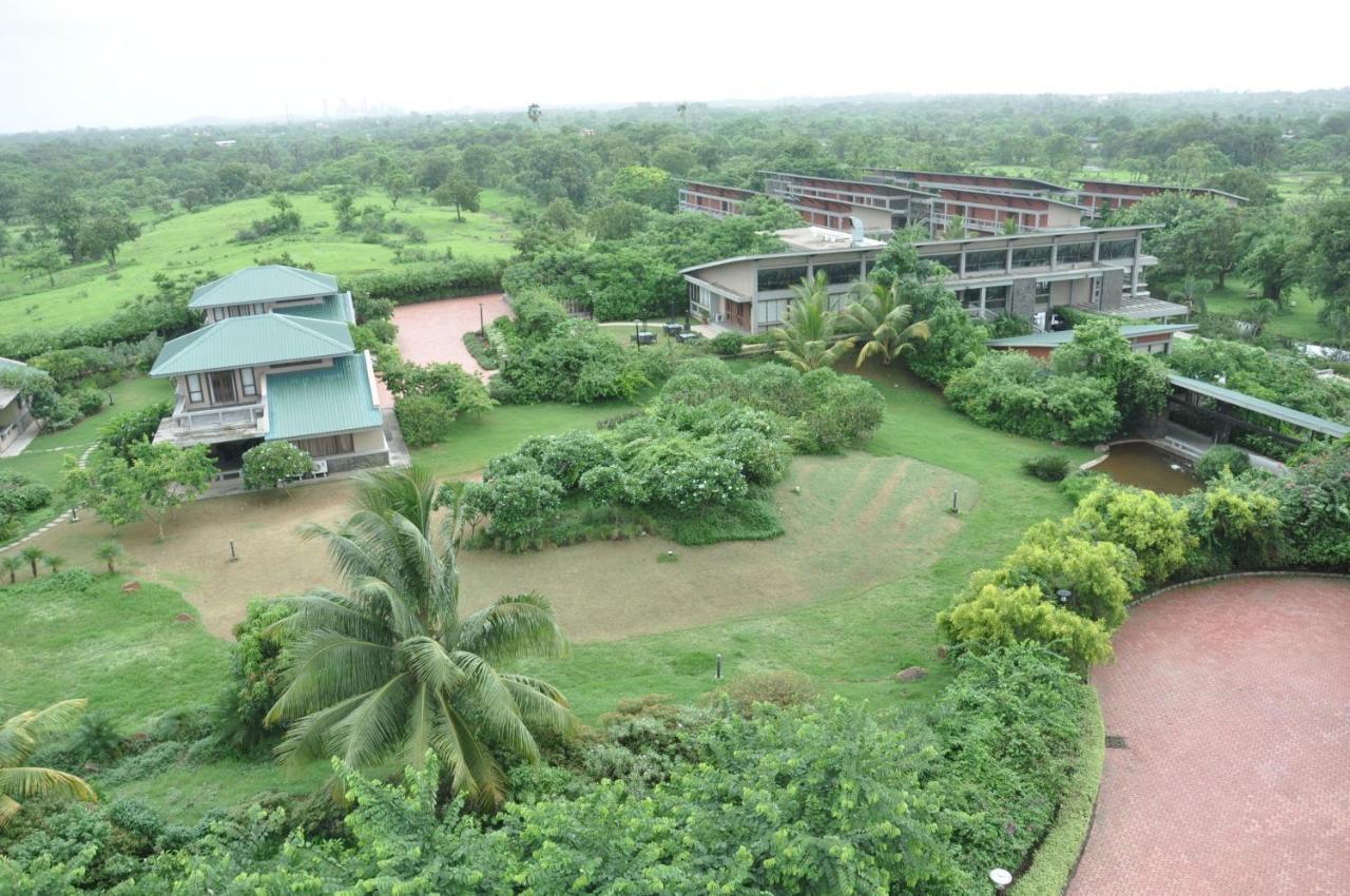 Fountainhead Hotel Alibag Bagian luar foto