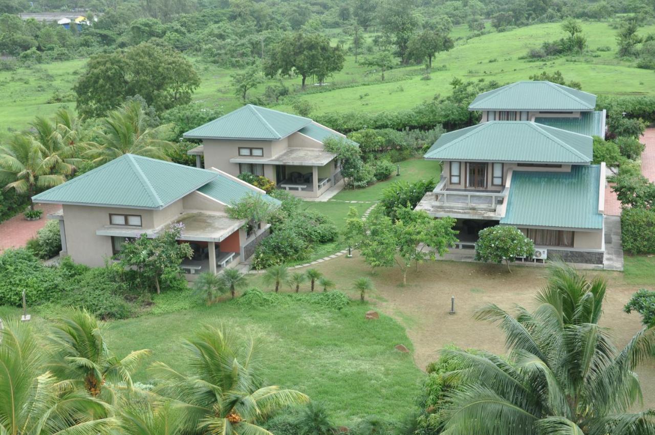 Fountainhead Hotel Alibag Bagian luar foto