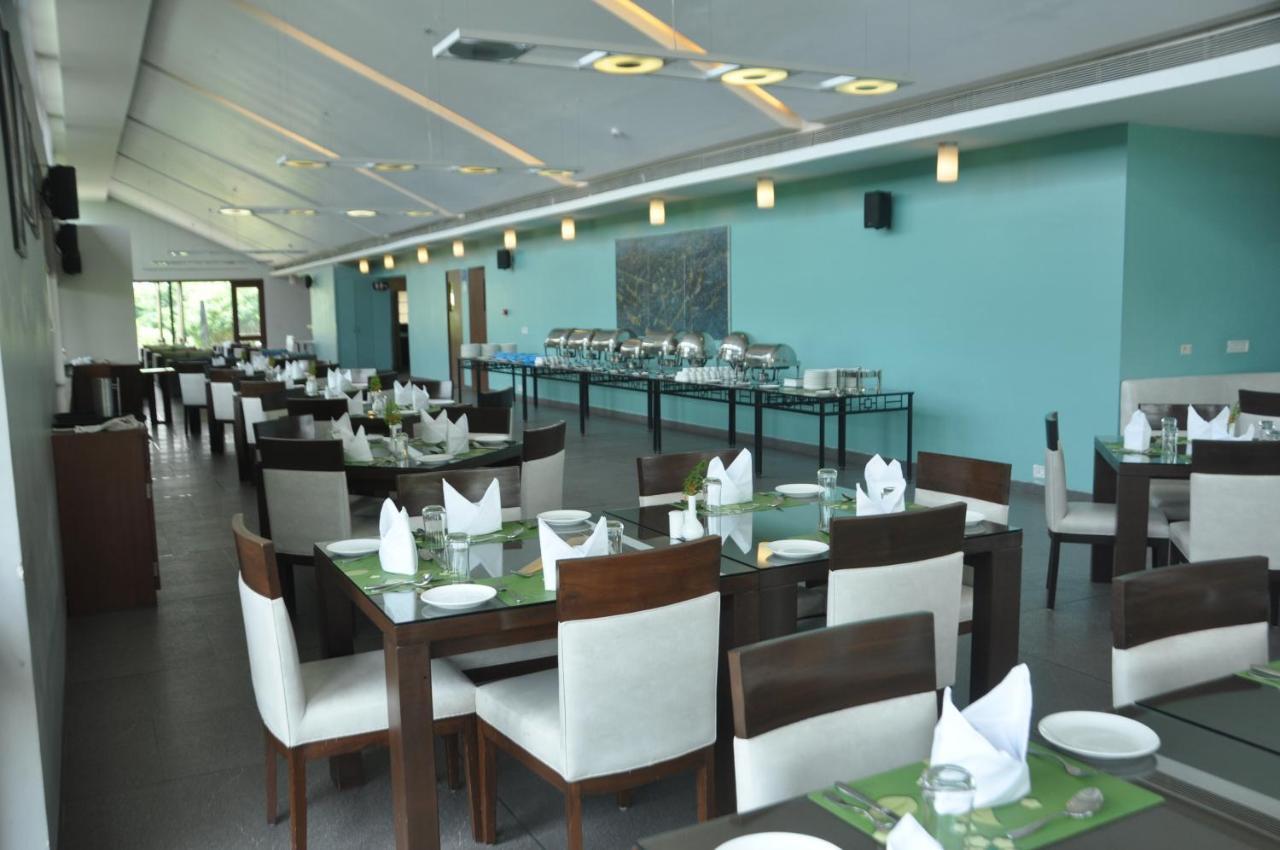 Fountainhead Hotel Alibag Bagian luar foto