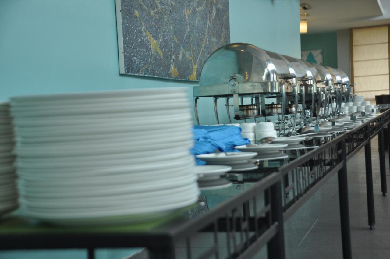 Fountainhead Hotel Alibag Bagian luar foto