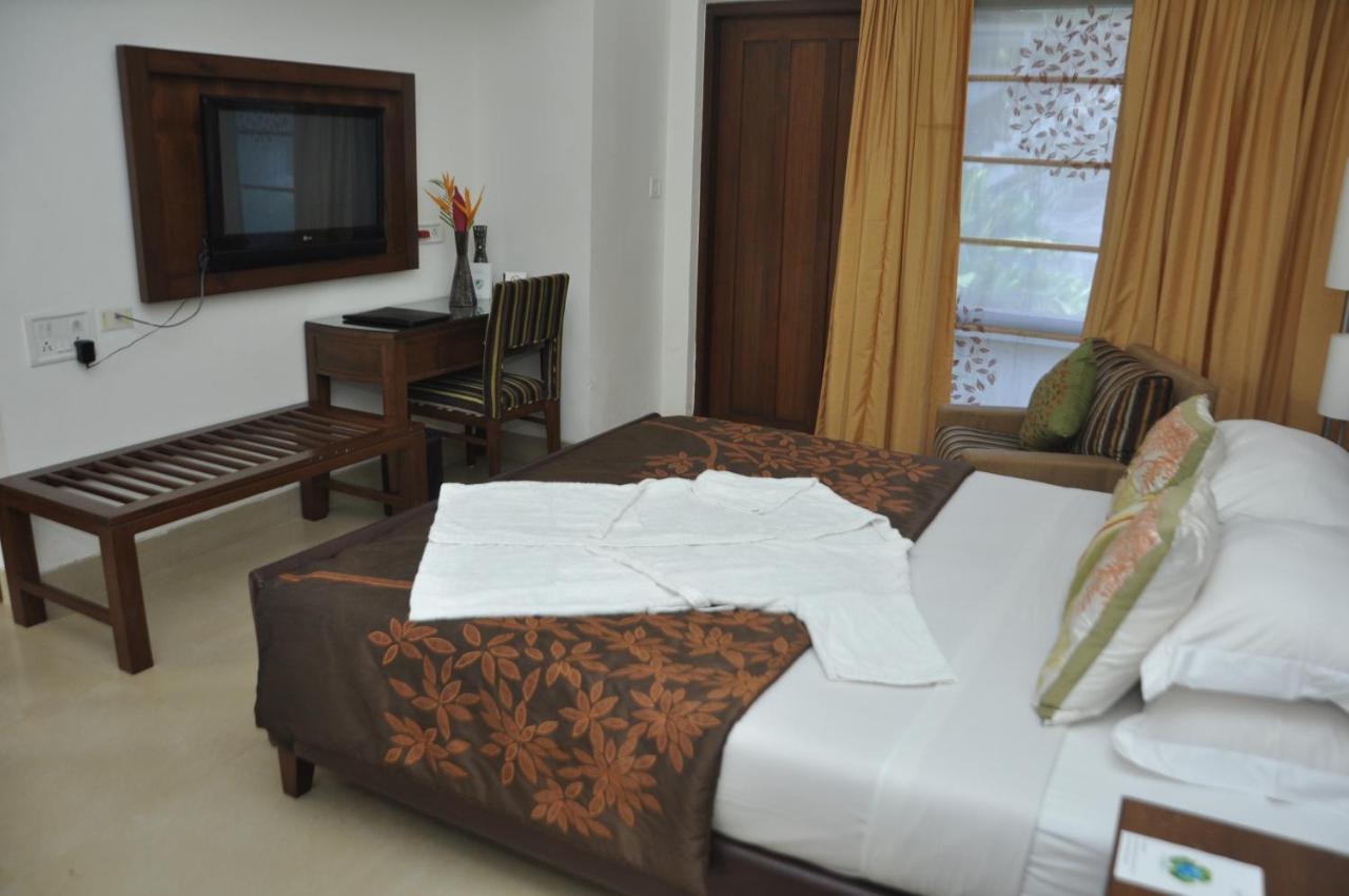 Fountainhead Hotel Alibag Bagian luar foto